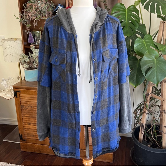 Oli & Hali Blue and Charcoal Gray Plaid Flannel Distressed Shacket Hooded Jacket - Picture 2 of 14